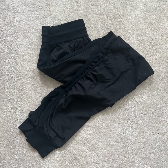 Lululemon Beyond the Studio Jogger - Picture 1 of 3